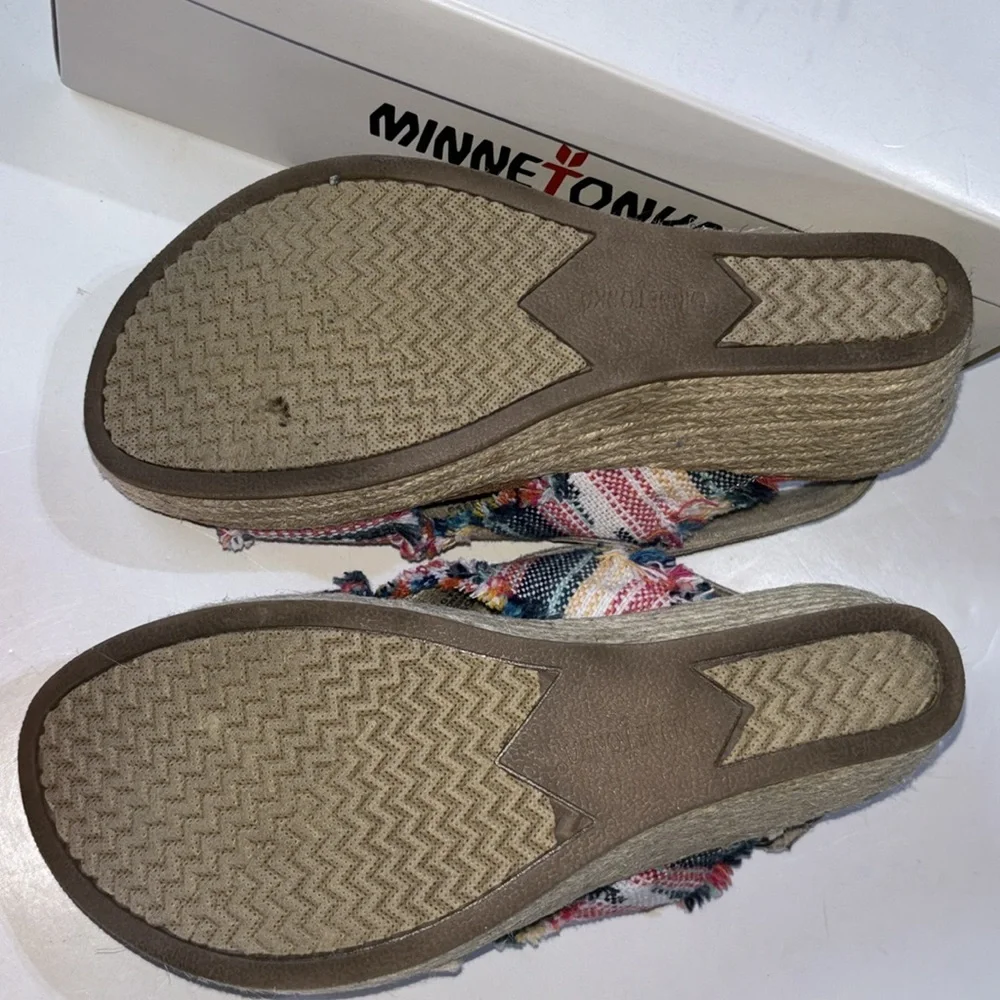 Espadrille Size 8 Minnetonka BREEZE MULTI LAREDO FABRIC Size8 Box Beach Vibes